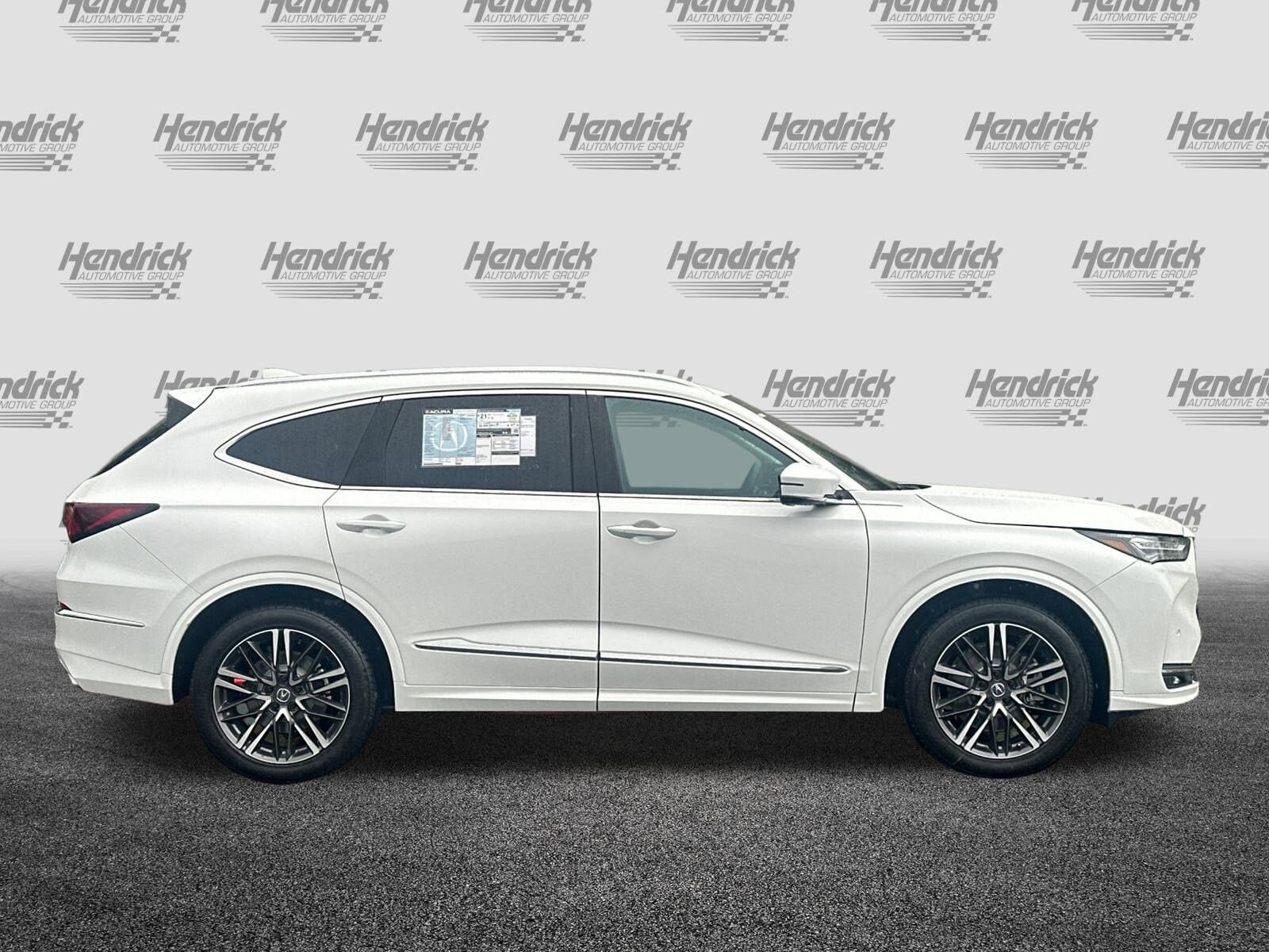 2026 Acura MDX SH-AWD Advance photo 2