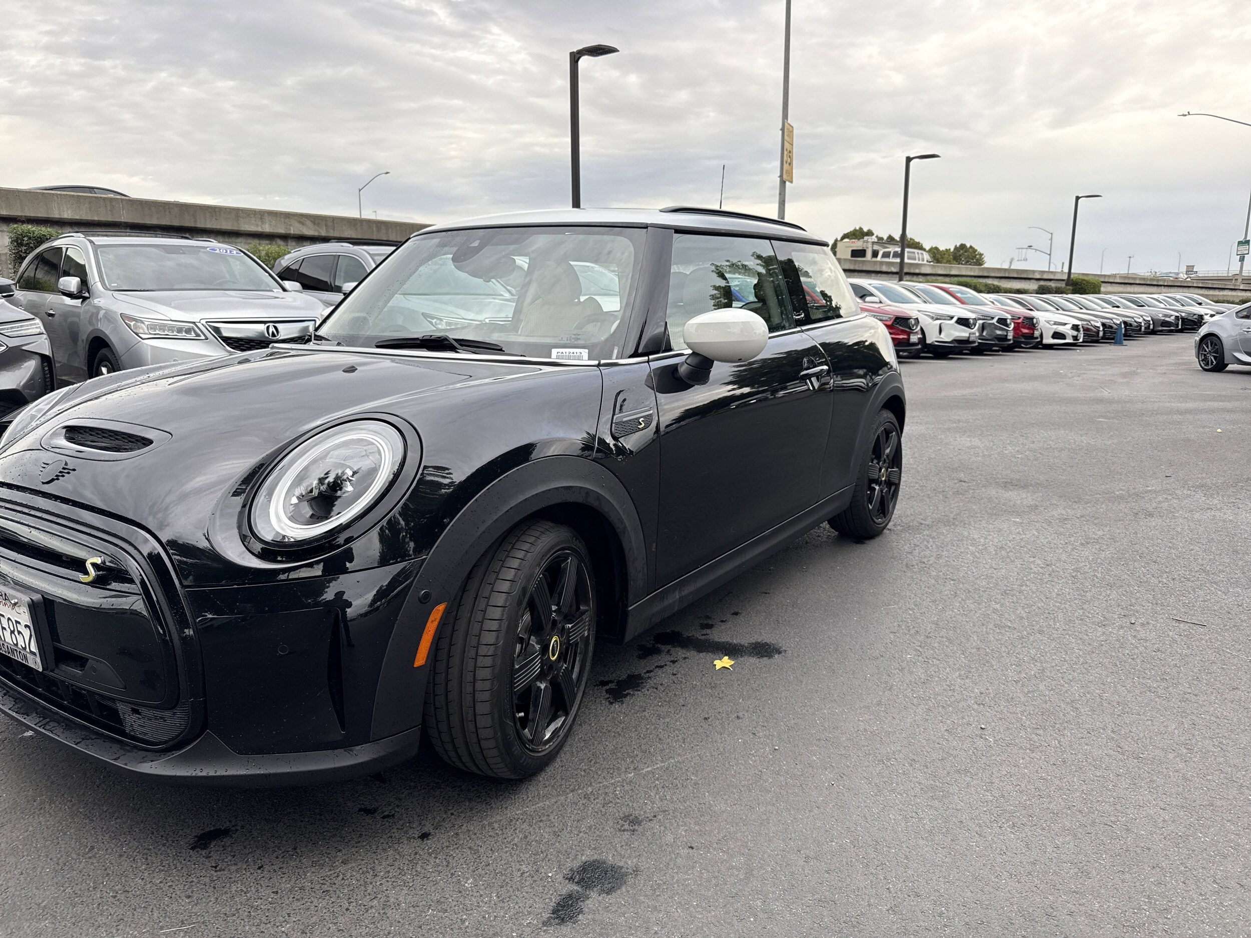 2024 Mini Cooper 2 Door Hardtop SE photo 3
