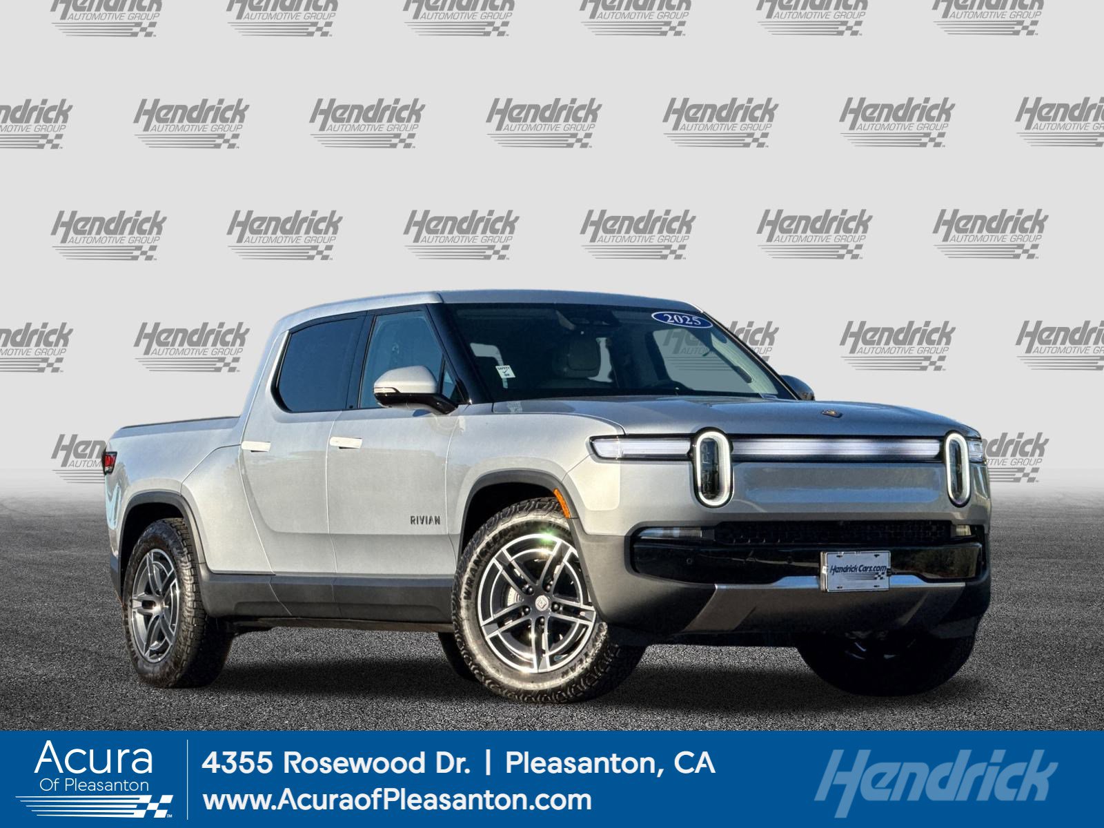 2025 Rivian R1T Adventure's photo