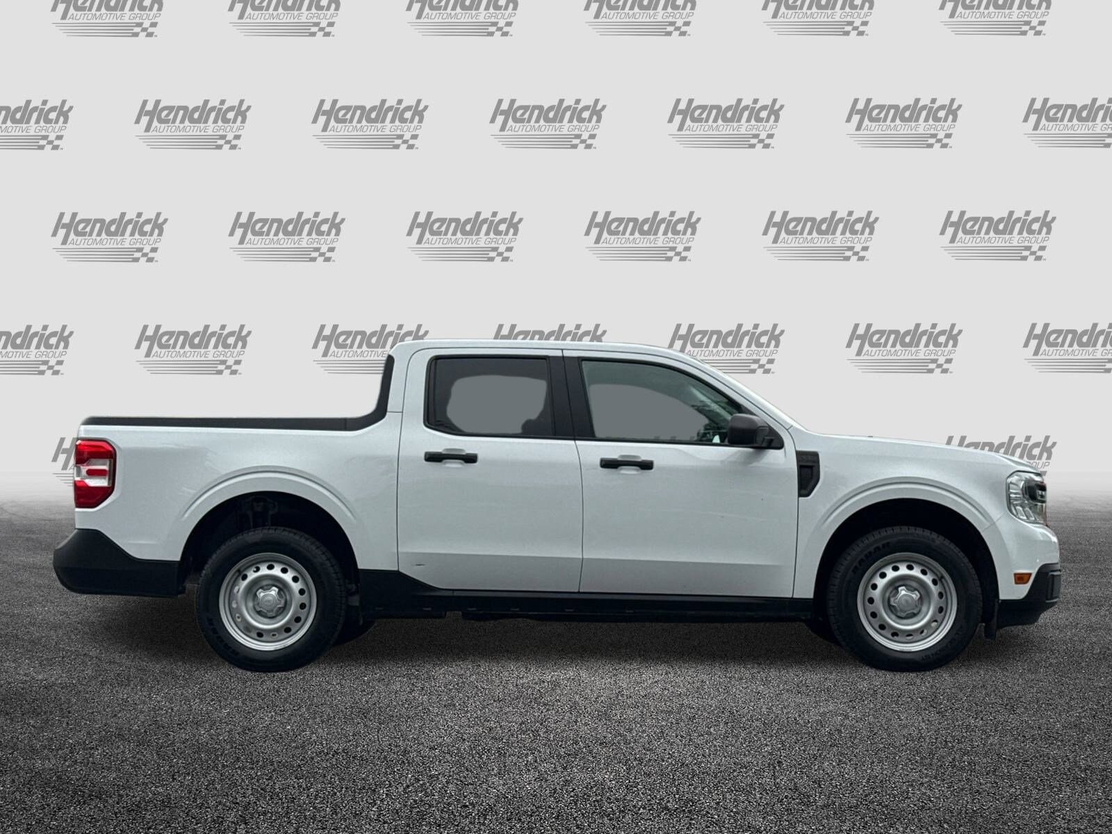 2022 Ford Maverick XL photo 2