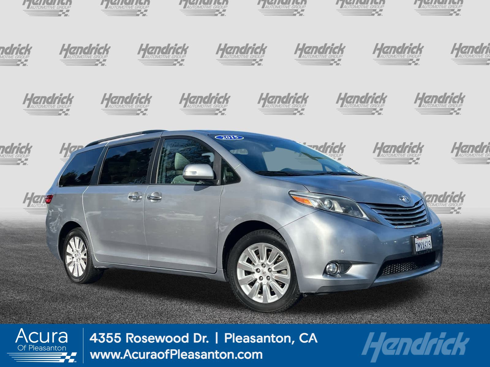 2015 Toyota Sienna Limited's photo
