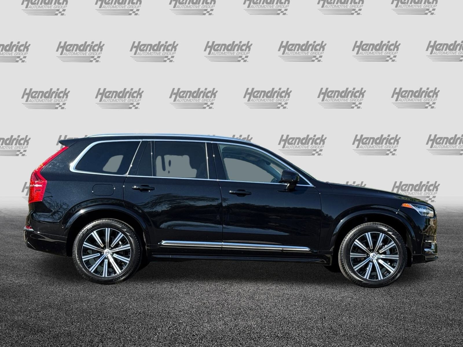 2025 Volvo XC90 Plus photo 2