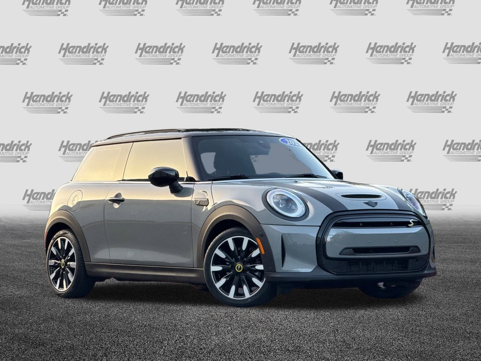 Used 2022 MINI Hardtop 2 Door SE with VIN WMW13DJ01N2S09628 for sale in Pleasanton, CA