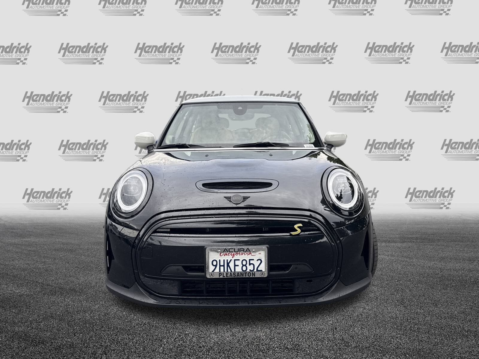 2024 Mini Cooper 2 Door Hardtop SE photo 2