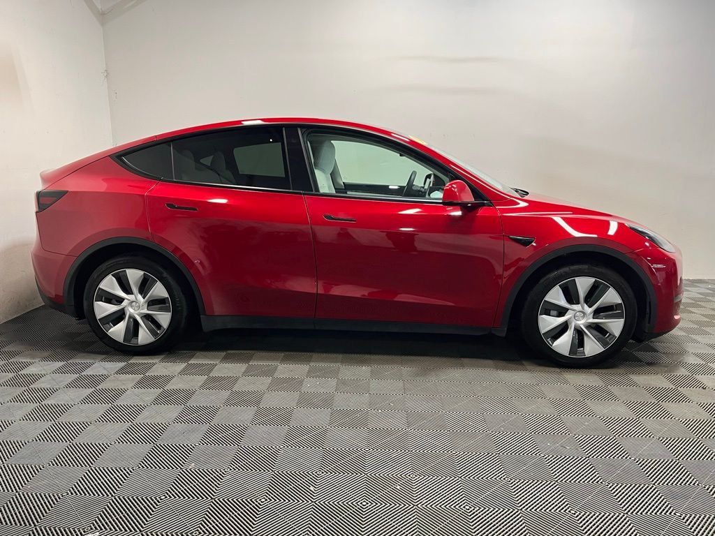 Used 2022 Tesla Model Y Long Range with VIN 7SAYGAEE3NF382576 for sale in Tukwila, WA