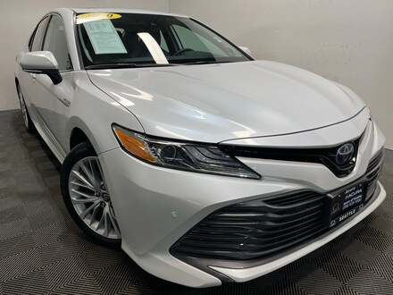 2020 Toyota Camry Hybrid XLE Sedan