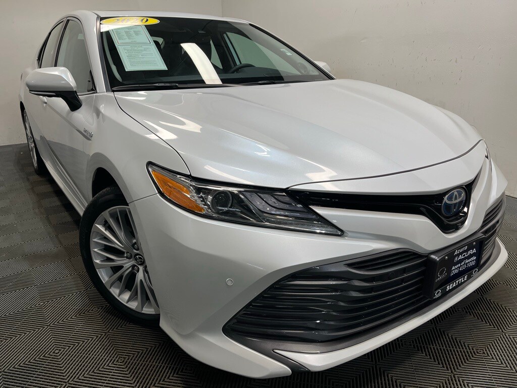 Used 2020 Toyota Camry Hybrid XLE Sedan