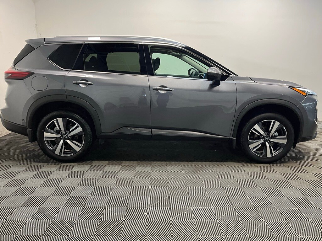 2024 Nissan Rogue SL photo 4