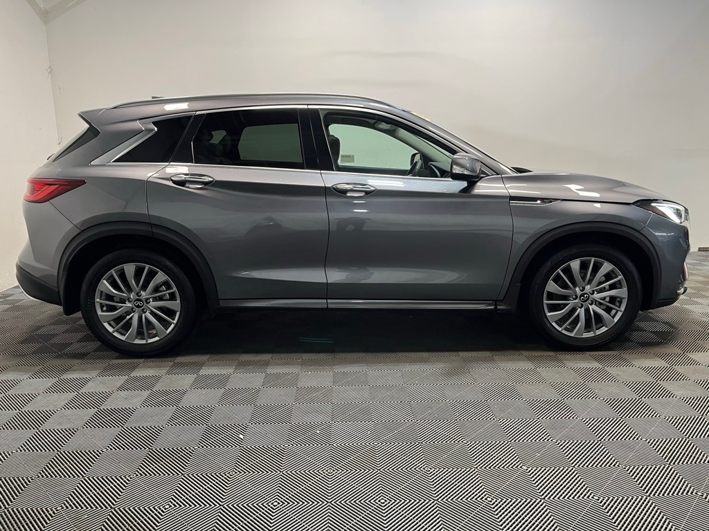 2023 Infiniti QX50 Luxe photo 2