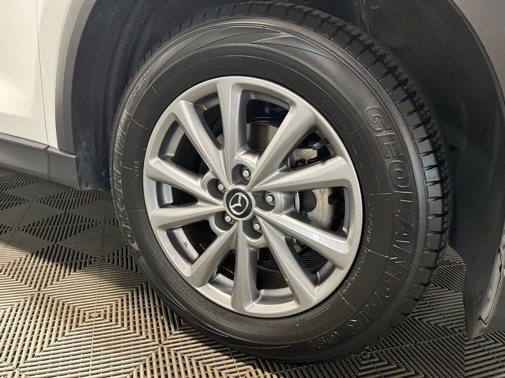 2022 Mazda CX-5 2.5 S Preferred photo 3