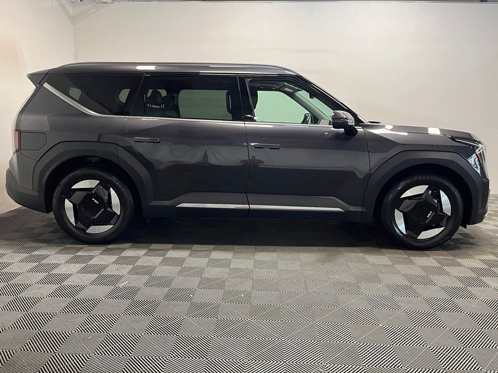 Used 2024 Kia EV9 Wind SUV