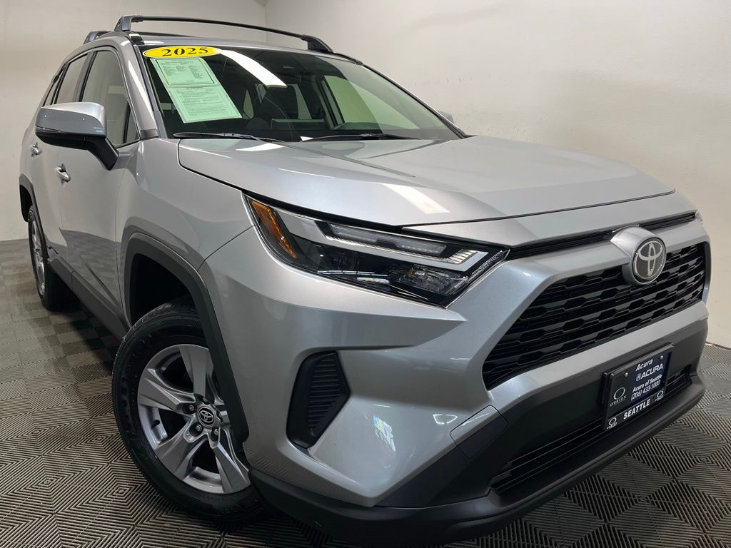2025 Toyota RAV4 Hybrid XLE AWD's photo