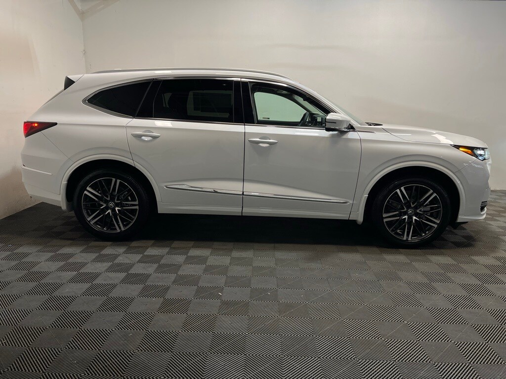 2026 Acura MDX Advance SH-AWD photo 2