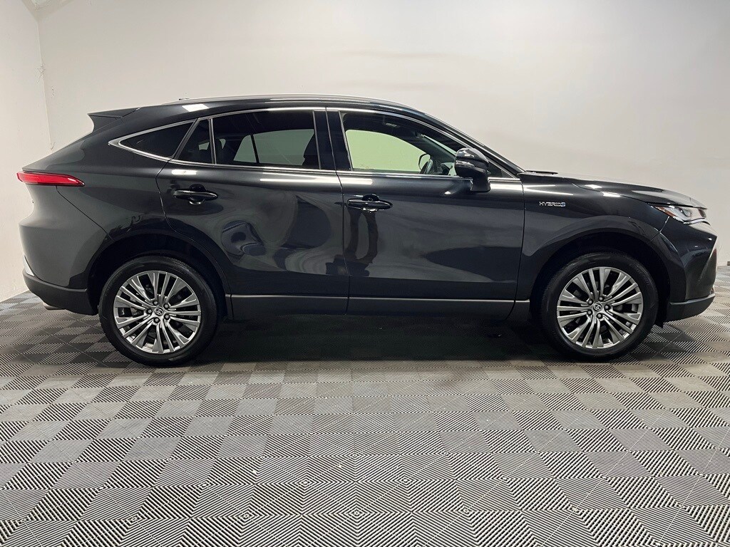 2021 Toyota Venza XLE photo 4