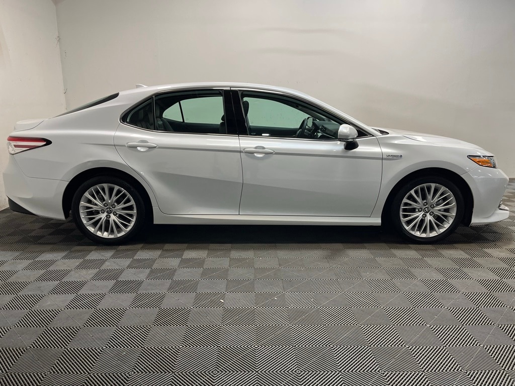 Used 2020 Toyota Camry Hybrid XLE Sedan