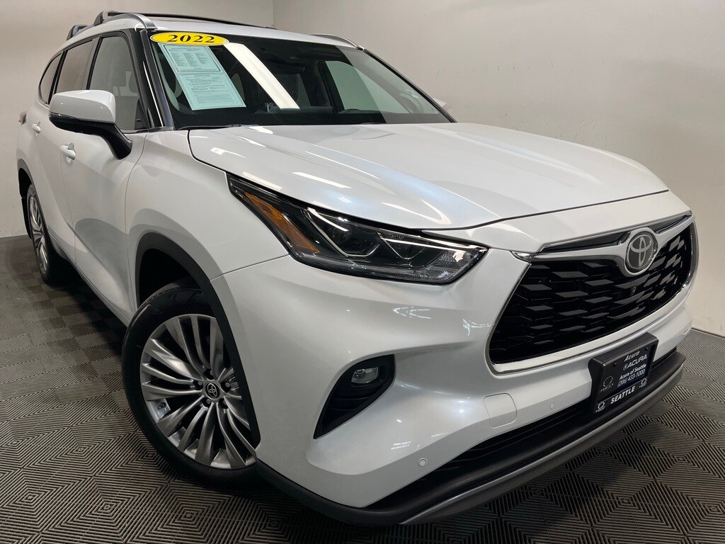 2022 Toyota Highlander Platinum's photo