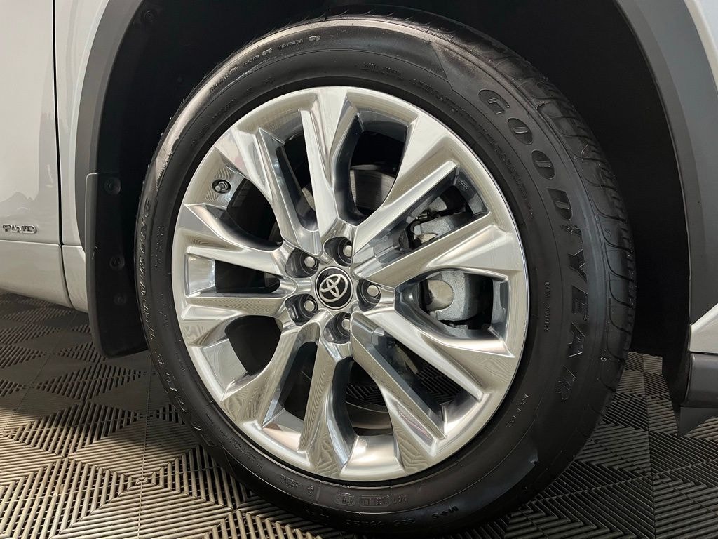 Used 2024 Toyota Highlander Hybrid Limited SUV