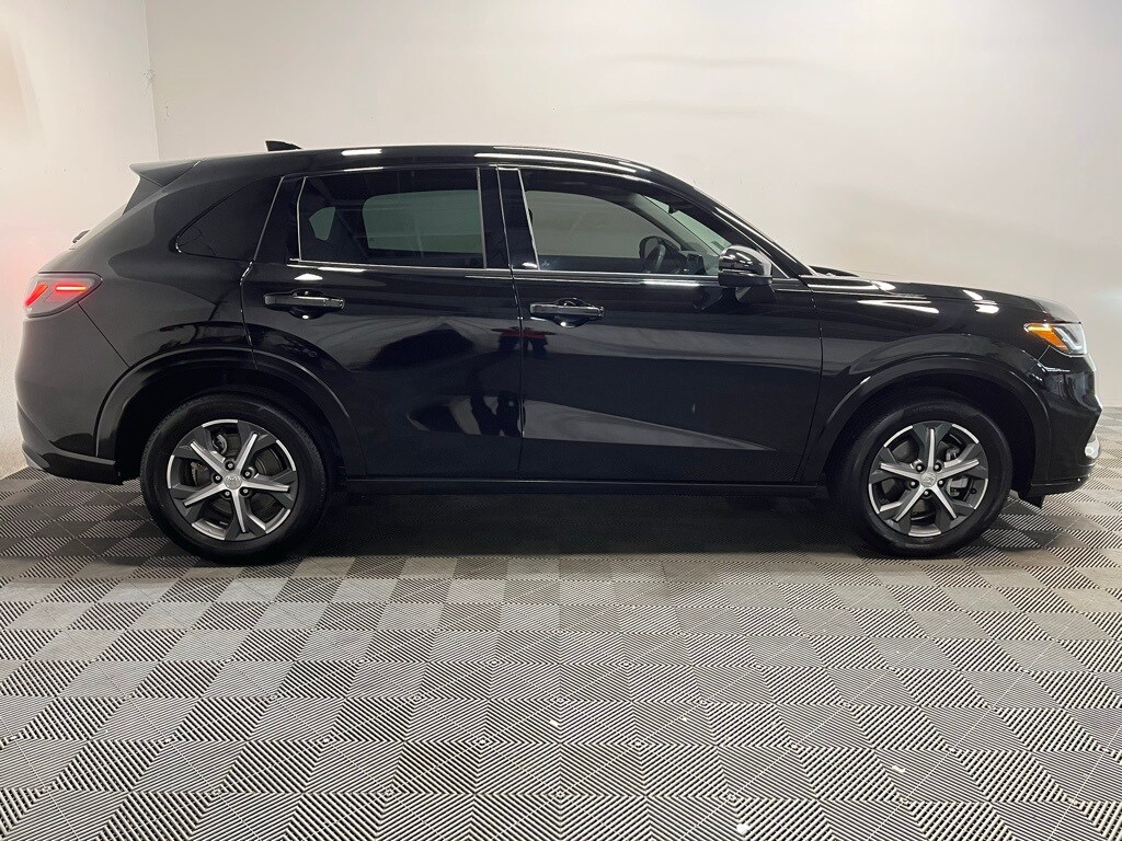 2025 Honda HR-V EX-L photo 4