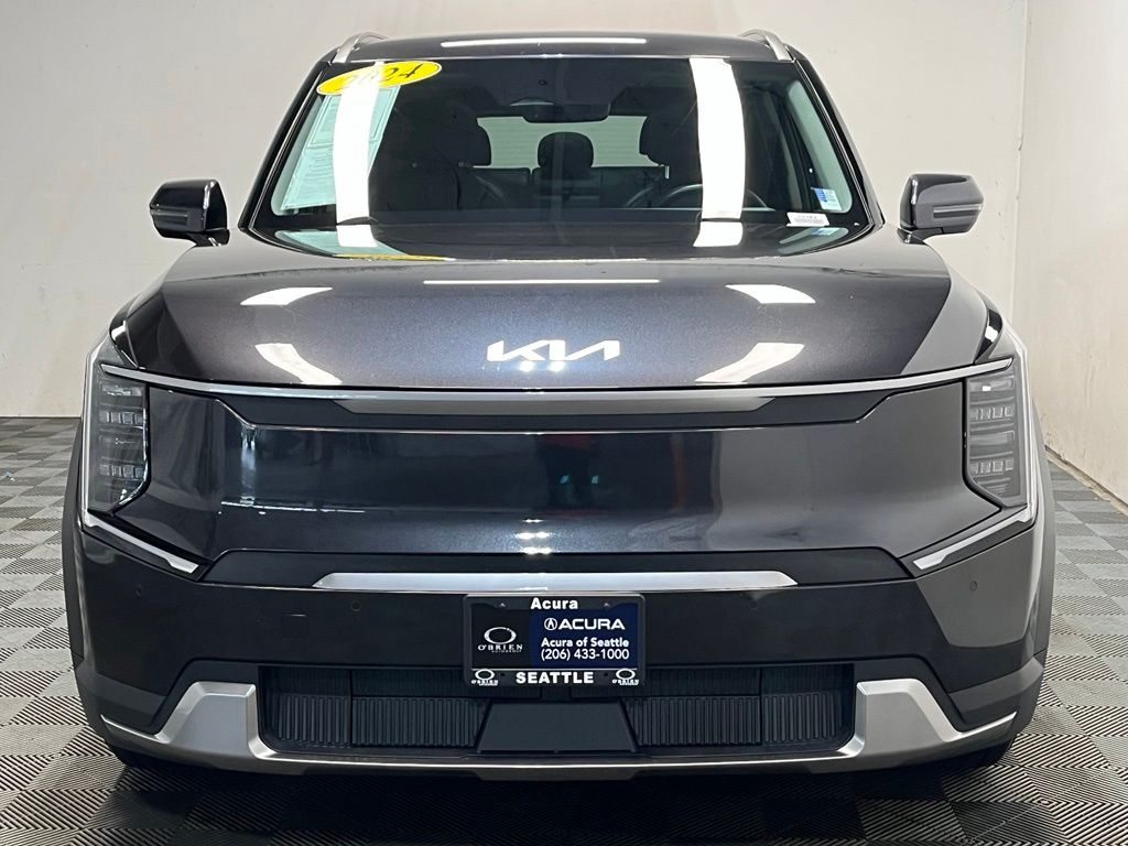 Used 2024 Kia EV9 Wind with VIN KNDAFFS56R6022352 for sale in Tukwila, WA