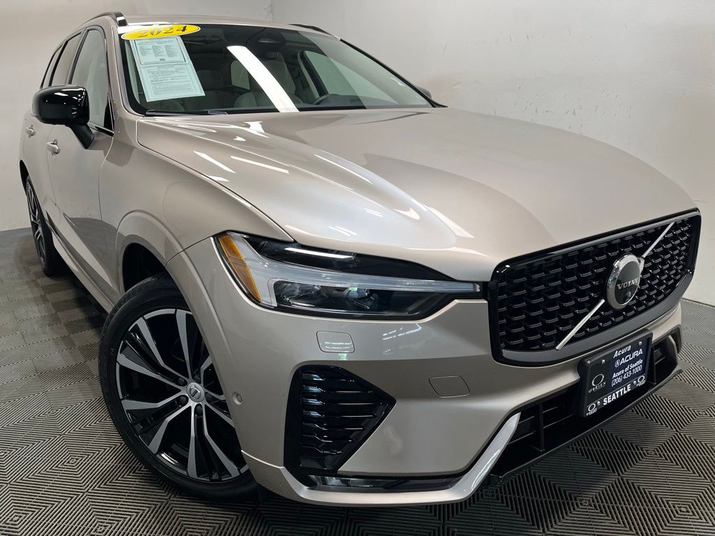 2024 Volvo XC60 B5 Plus Dark Theme AWD's photo
