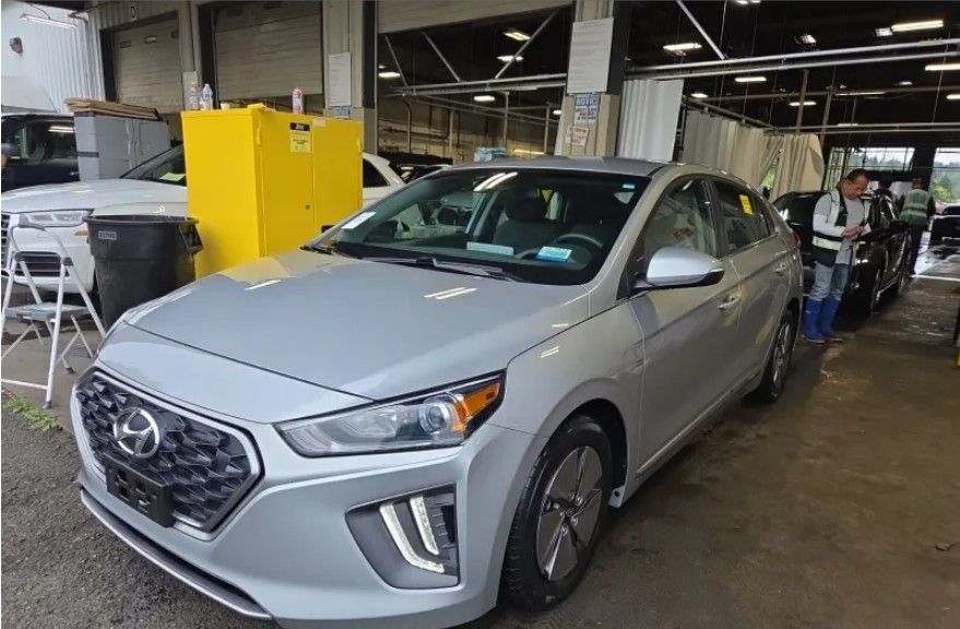 2020 Hyundai Ioniq 1.6 SE Hybrid DCT's photo