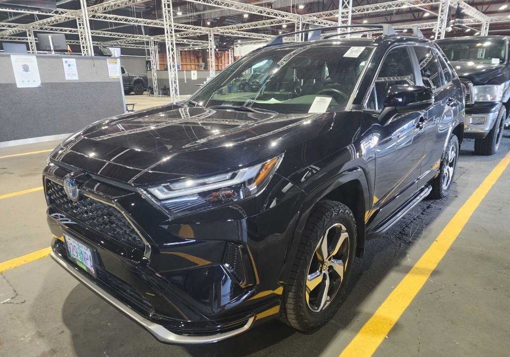 2022 Toyota RAV4's photo