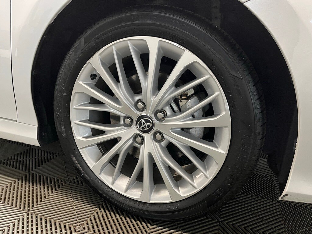 Used 2020 Toyota Camry Hybrid XLE Sedan