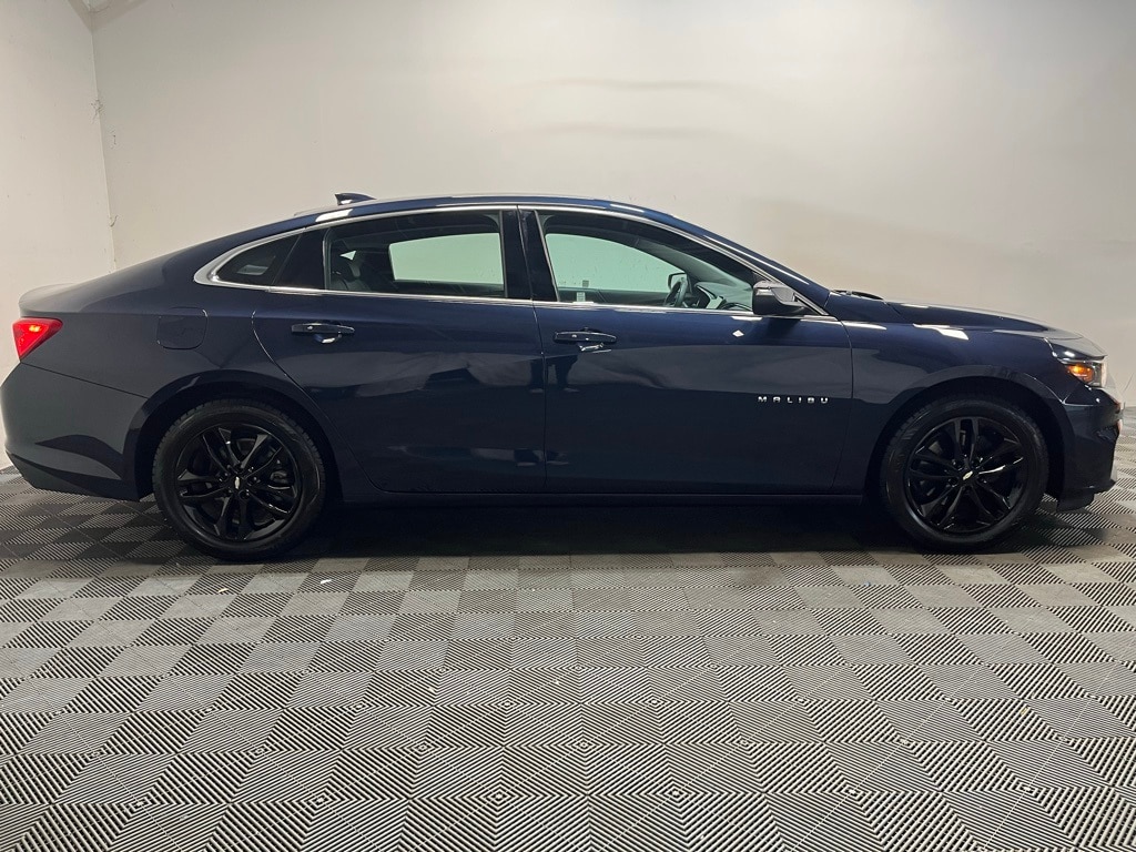 Used 2017 Chevrolet Malibu LT Sedan