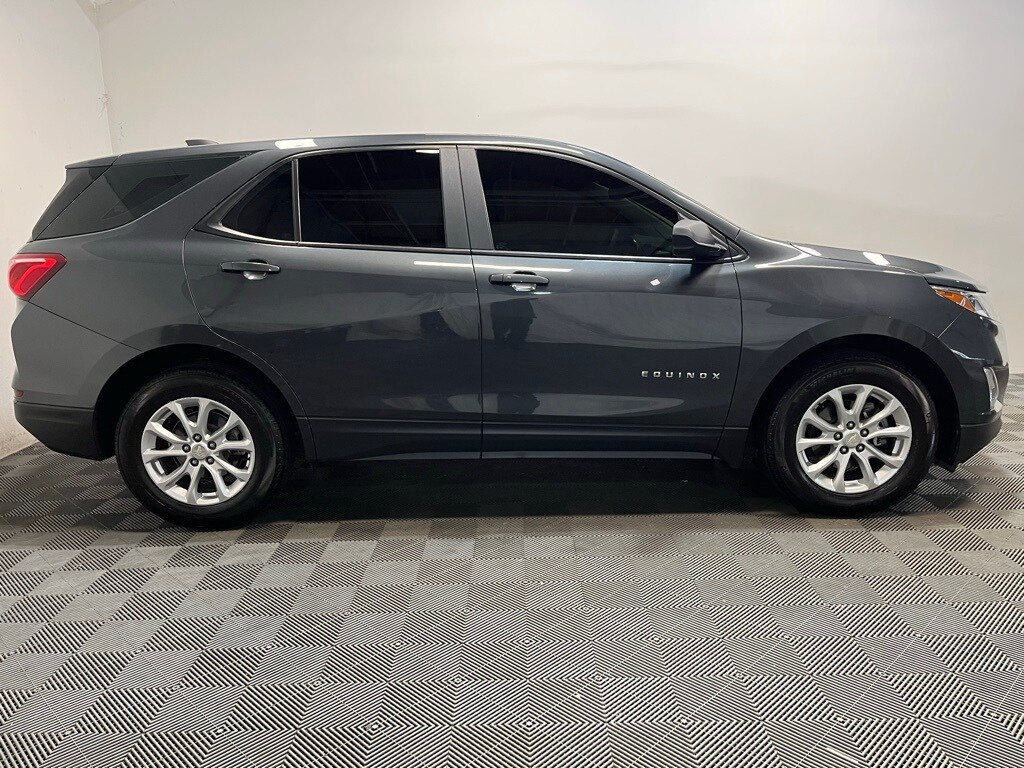 2020 Chevrolet Equinox LS photo 4