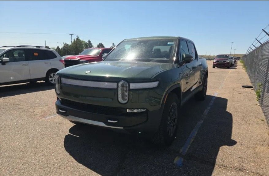 2022 Rivian R1T Adventure's photo
