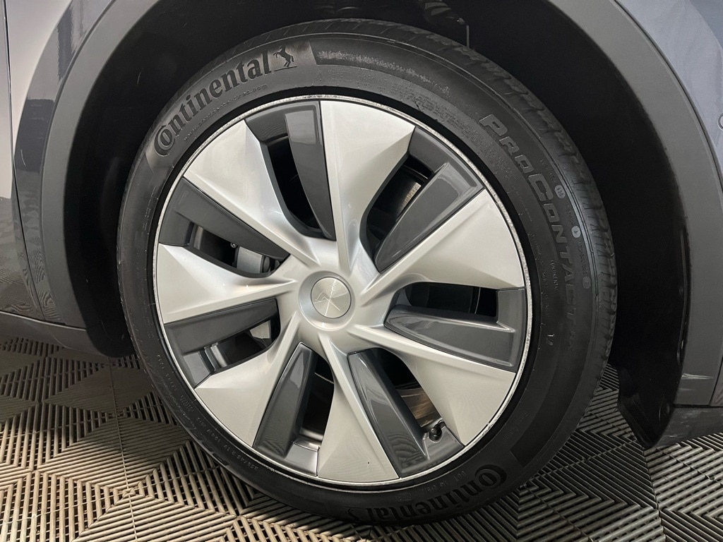 Used 2022 Tesla Model Y Long Range with VIN 7SAYGAEE9NF408131 for sale in Tukwila, WA