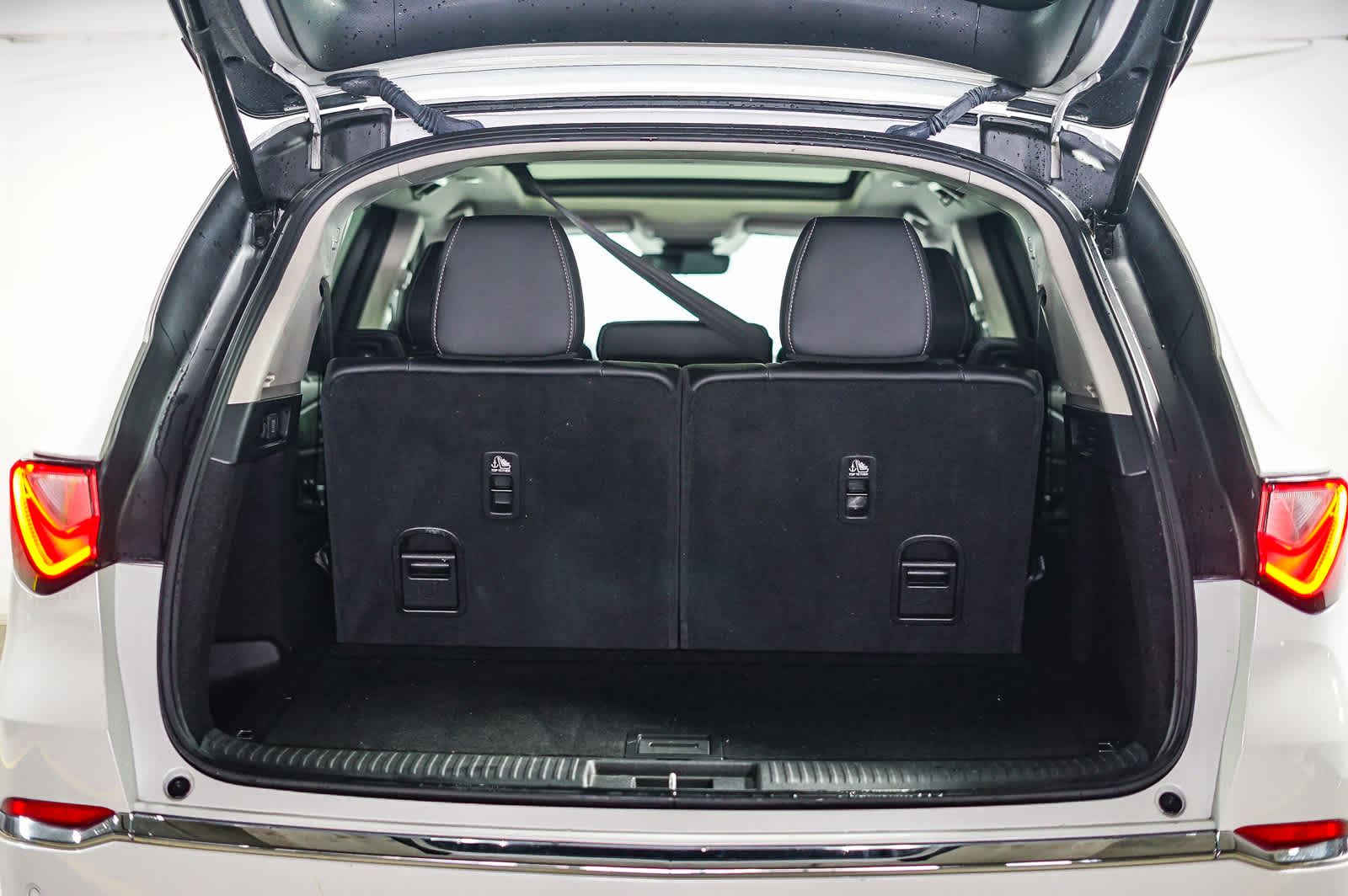 Thumbnail: 2023 Acura MDX - 34