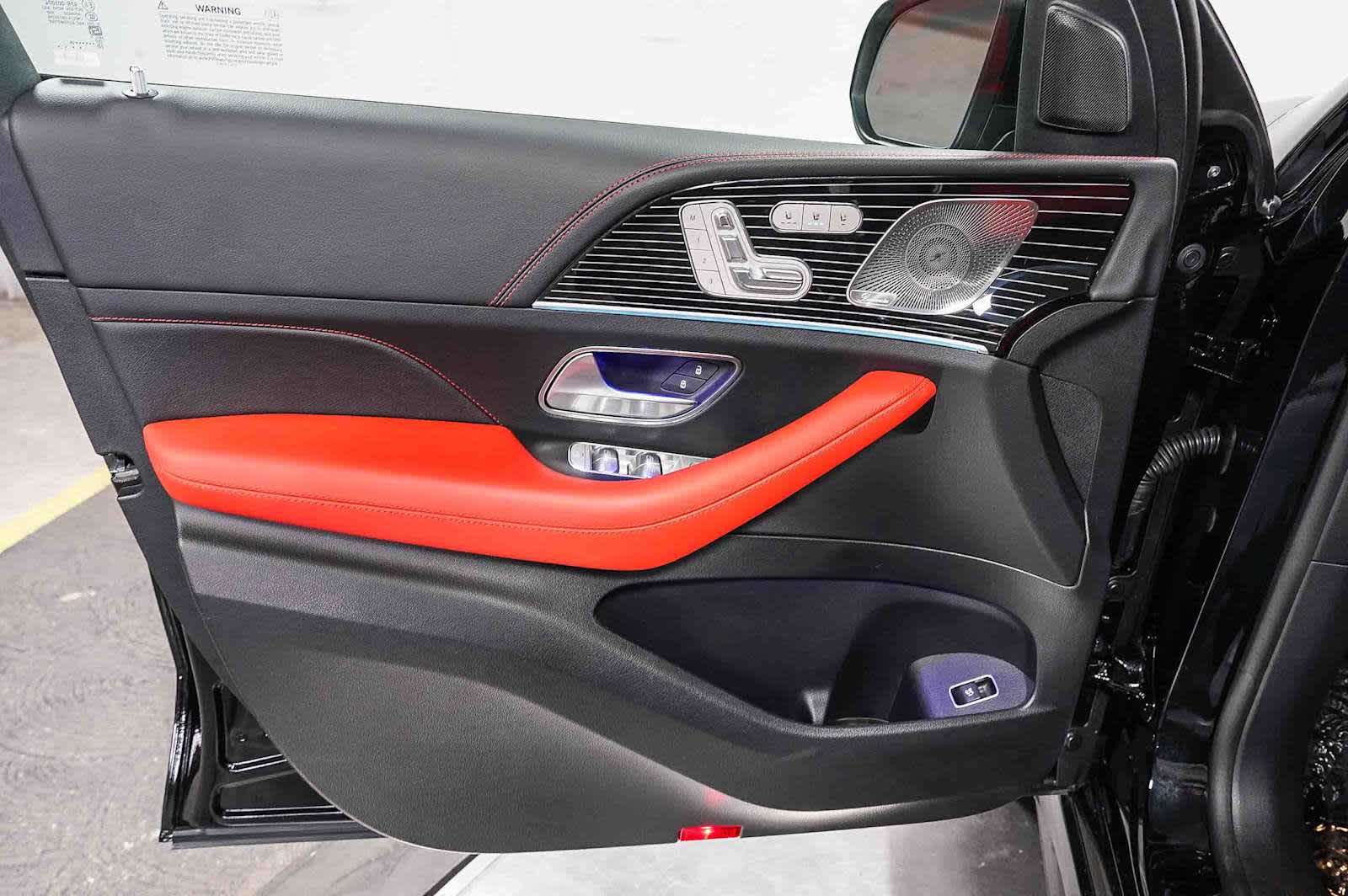 Thumbnail: 2025 Mercedes-Benz GLE - 24