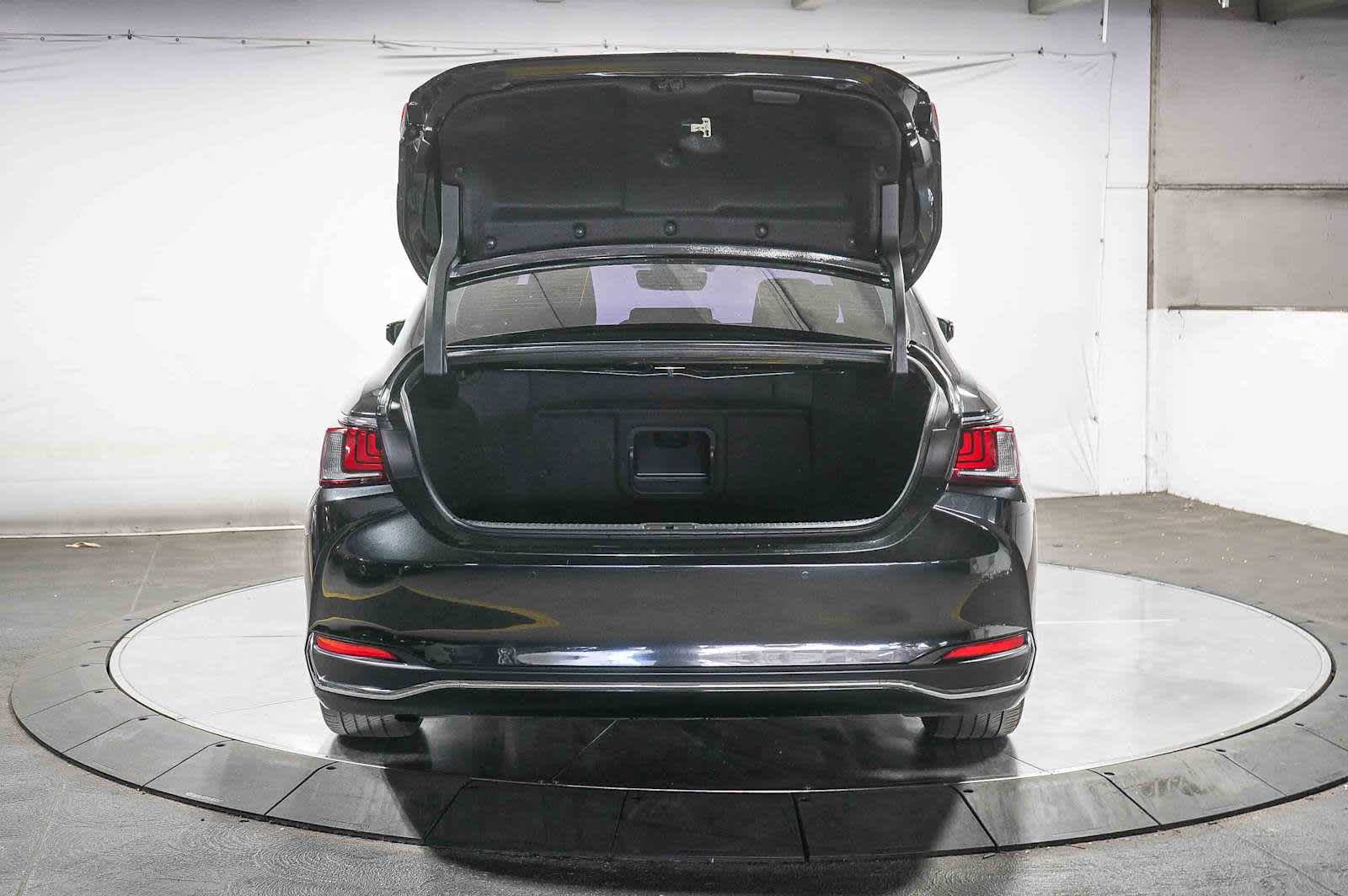 Thumbnail: 2024 Lexus ES - 29