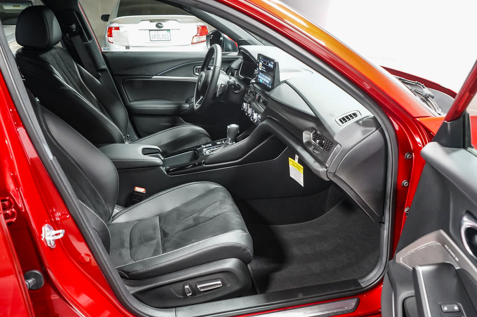 Thumbnail: 2025 Acura Integra - 17