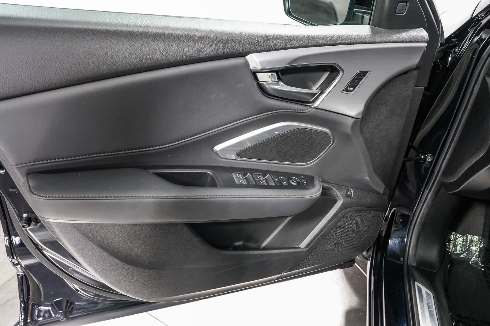 Thumbnail: 2024 Acura RDX - 25