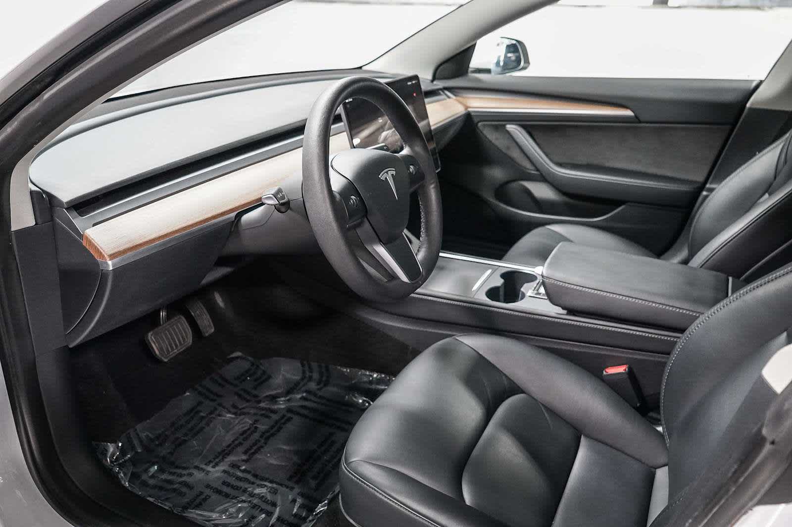 Thumbnail: 2023 Tesla Model 3 - 19