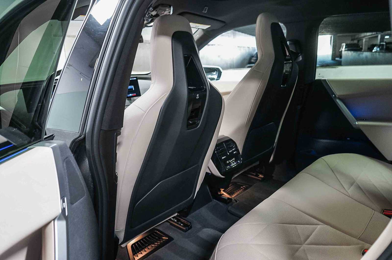 Thumbnail: 2025 BMW iX - 19