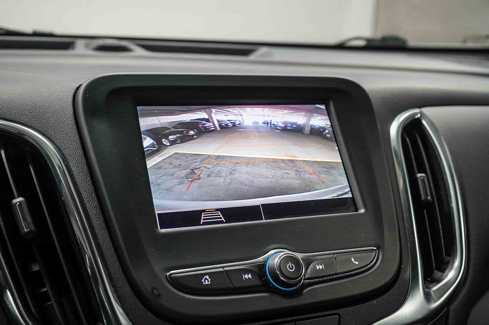 Thumbnail: 2022 Chevrolet Equinox - 28