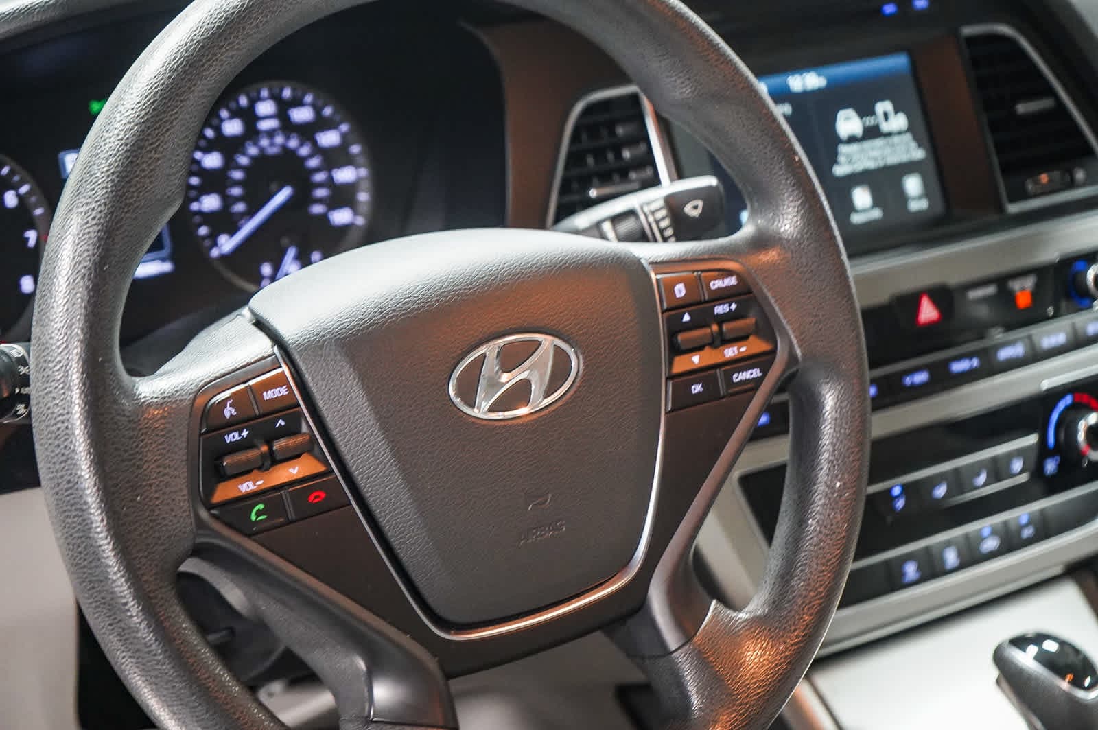 Thumbnail: 2017 Hyundai Sonata - 19