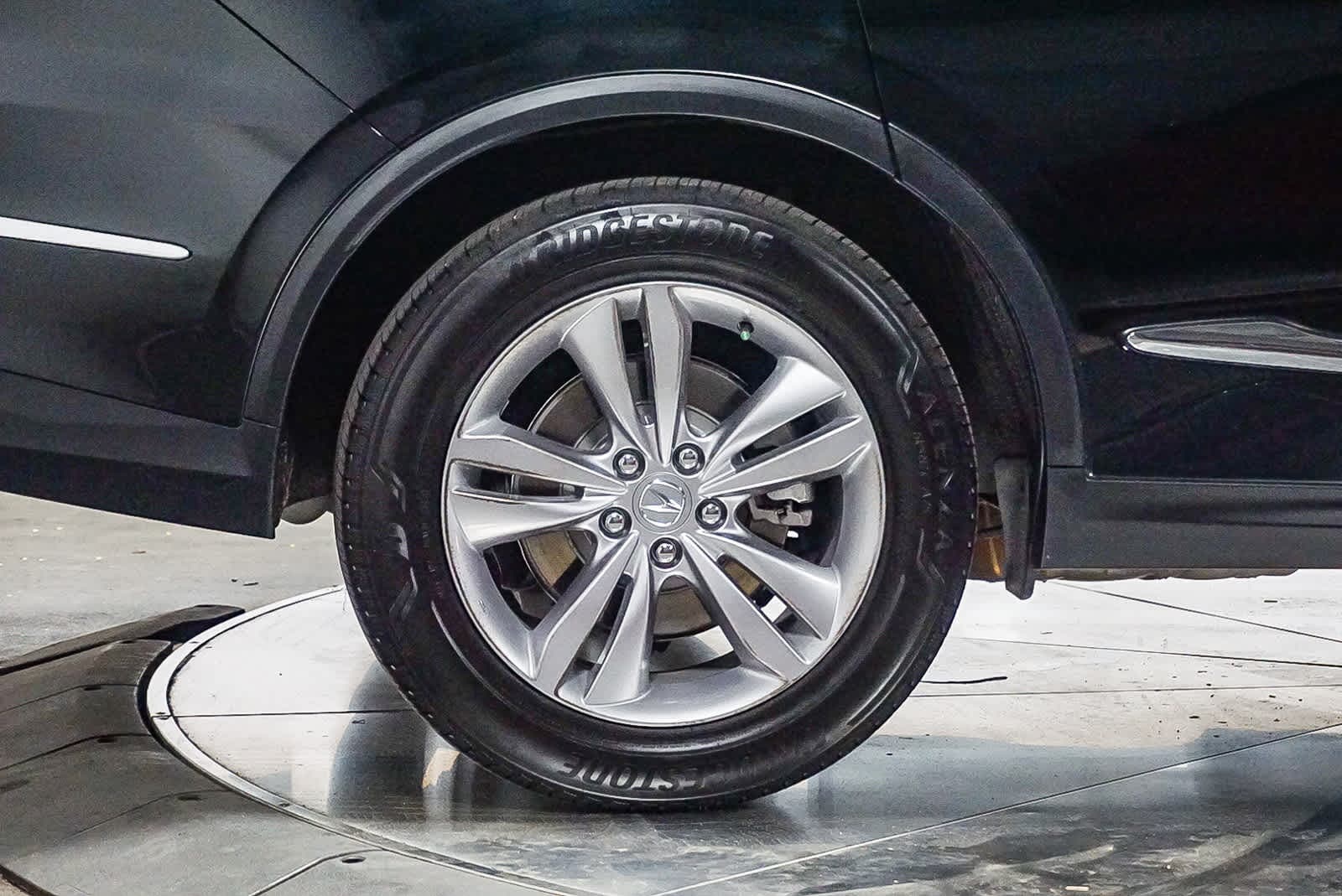 2023 Acura MDX FWD photo 4