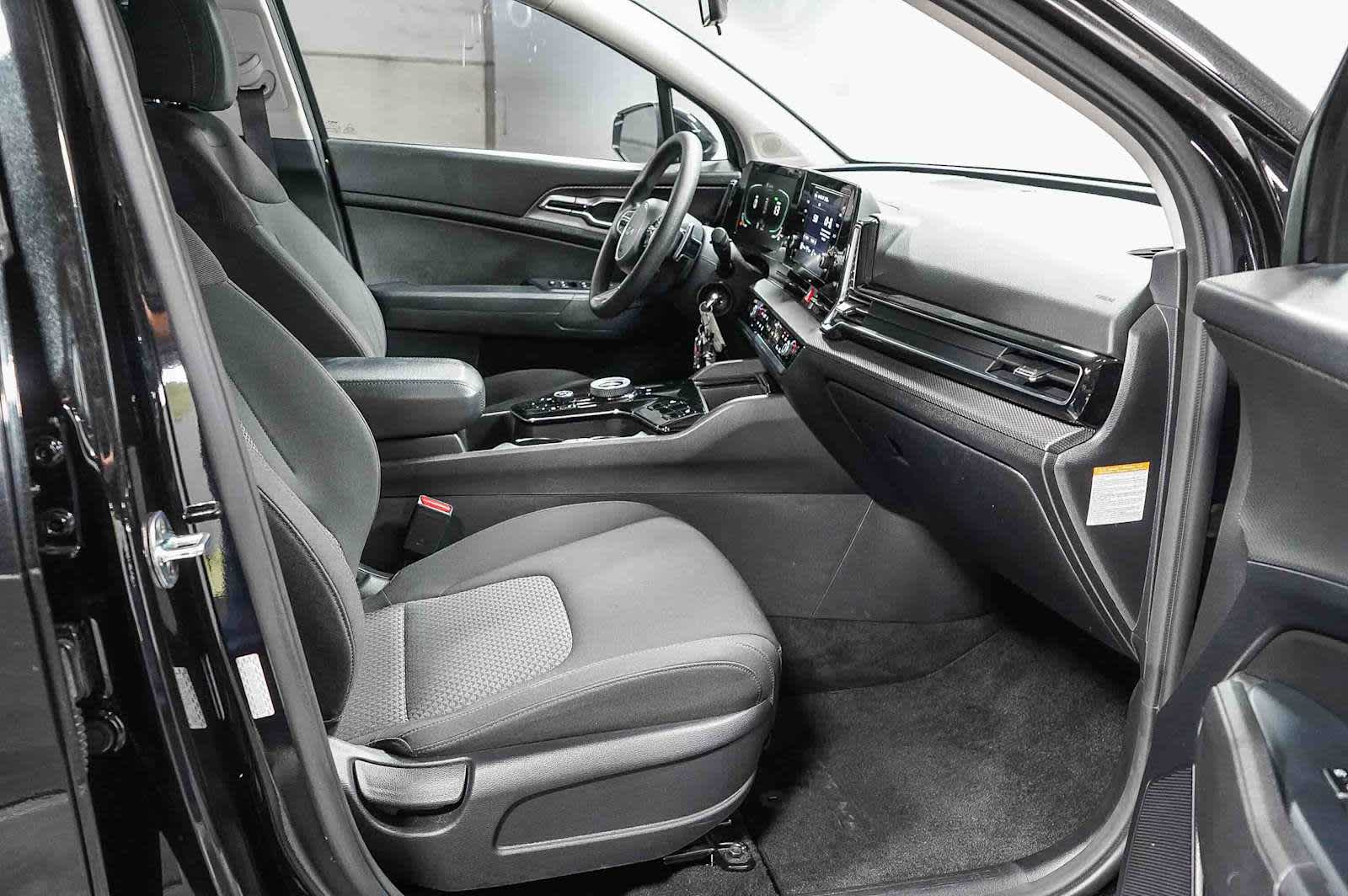 Thumbnail: 2023 Kia Sportage - 18