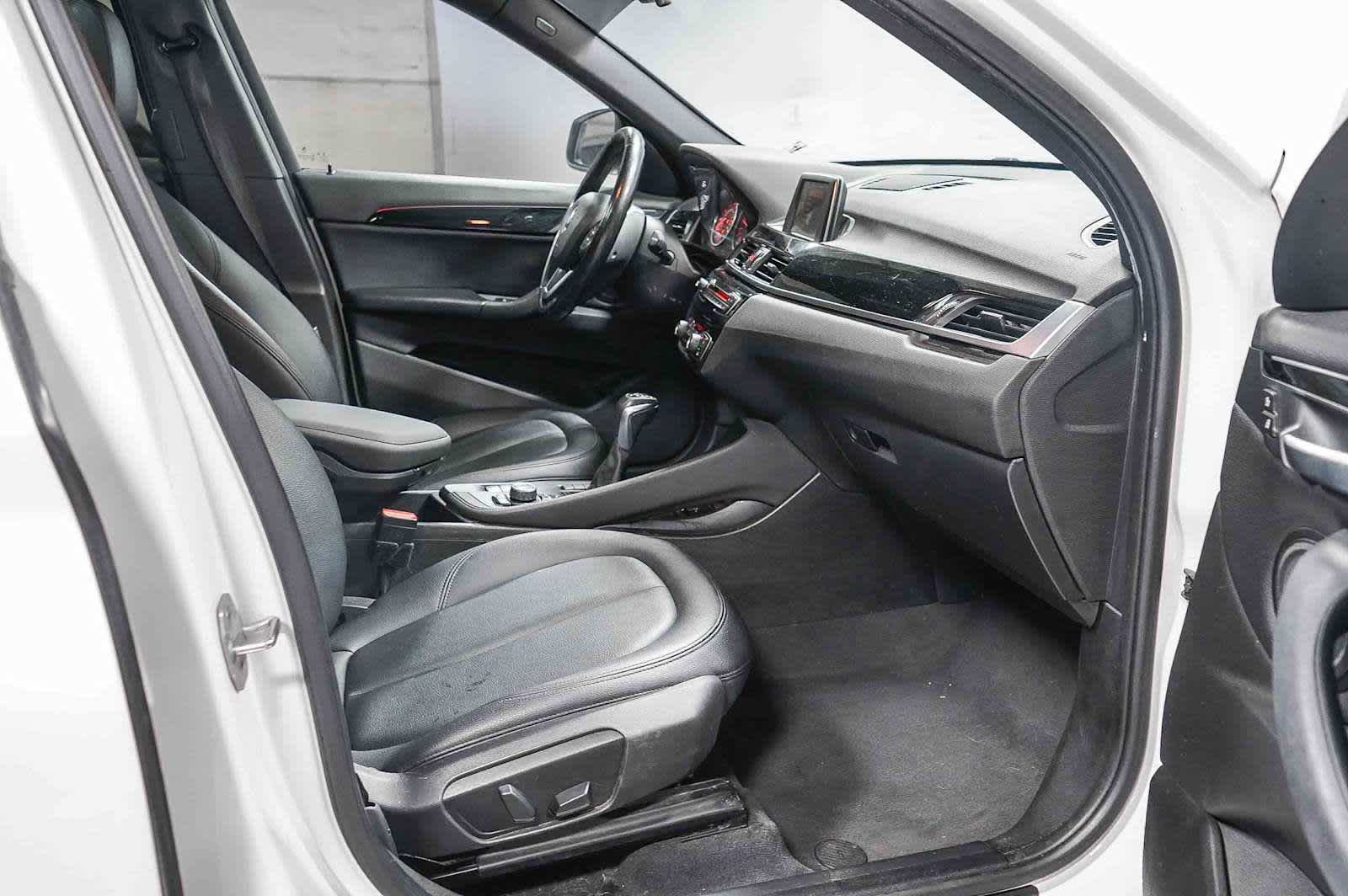 Thumbnail: 2017 BMW X1 - 18