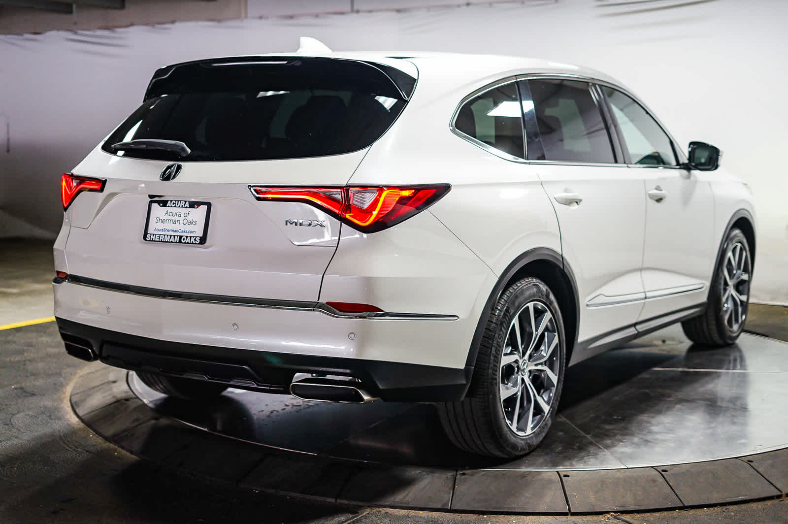 Thumbnail: 2023 Acura MDX - 10