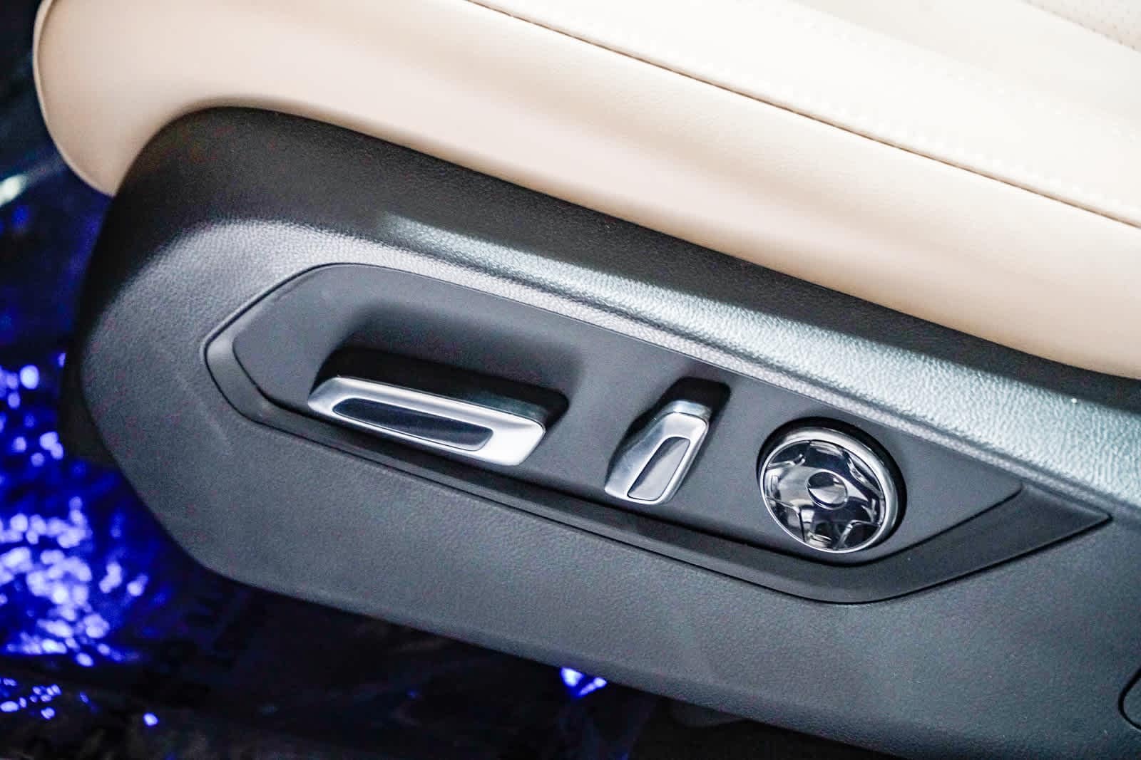 Thumbnail: 2025 Acura MDX - 24