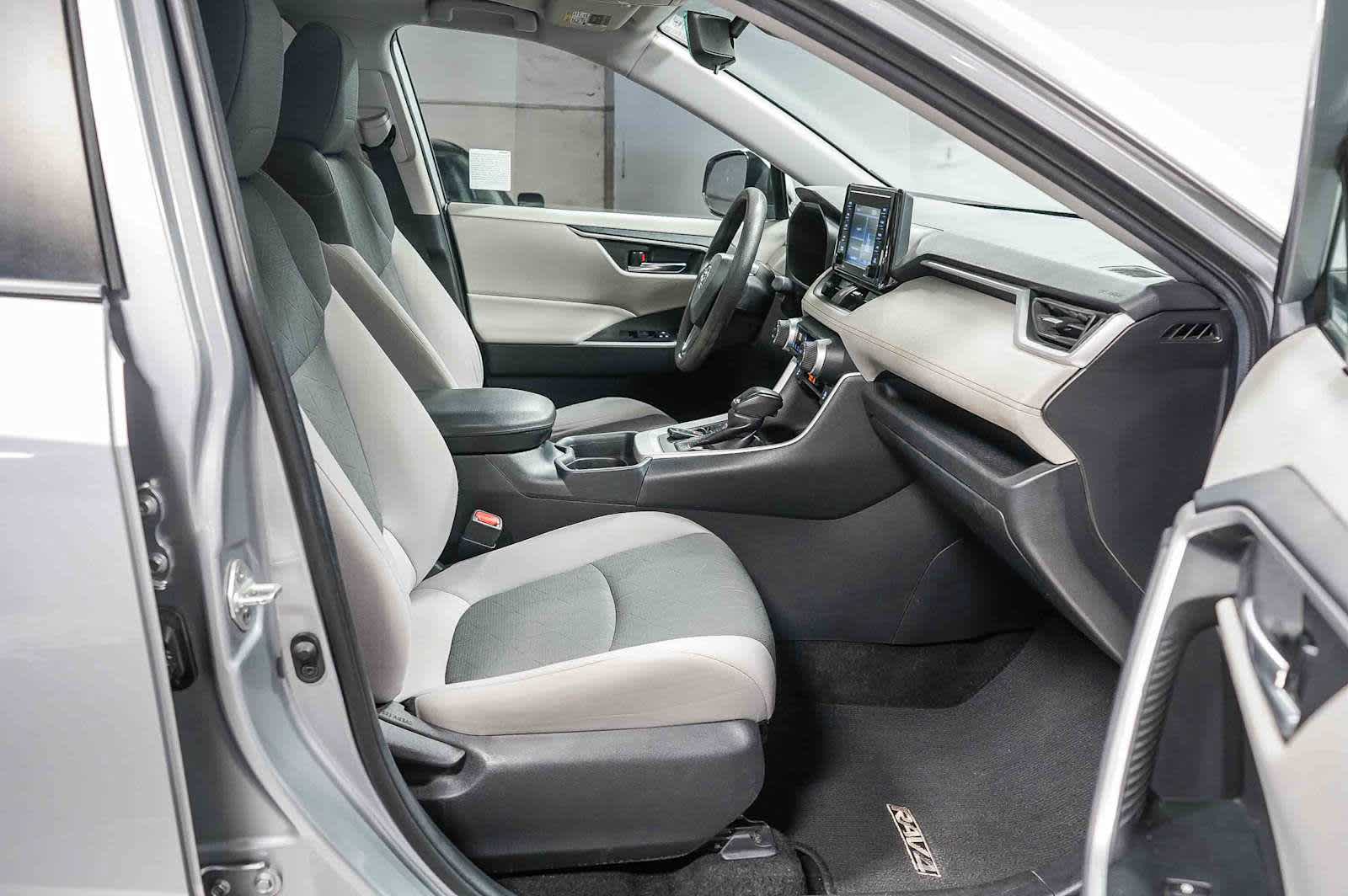 Thumbnail: 2021 Toyota RAV4 - 19