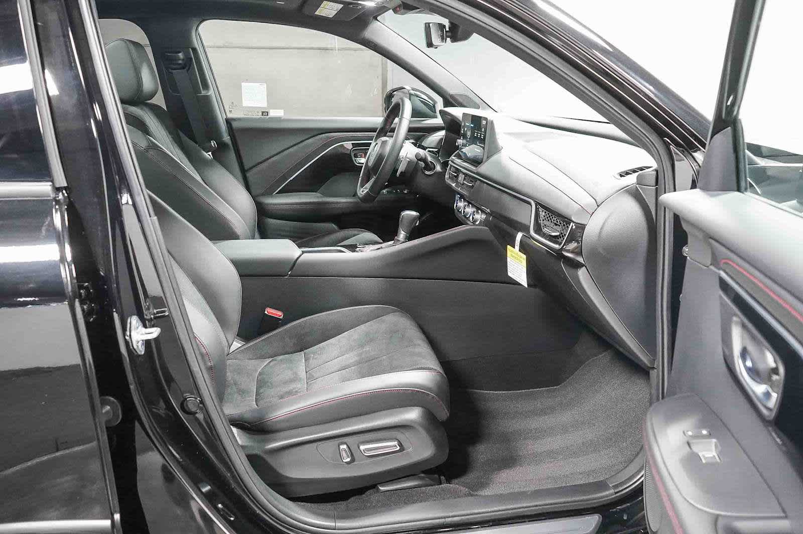 Thumbnail: 2025 Acura ADX - 20