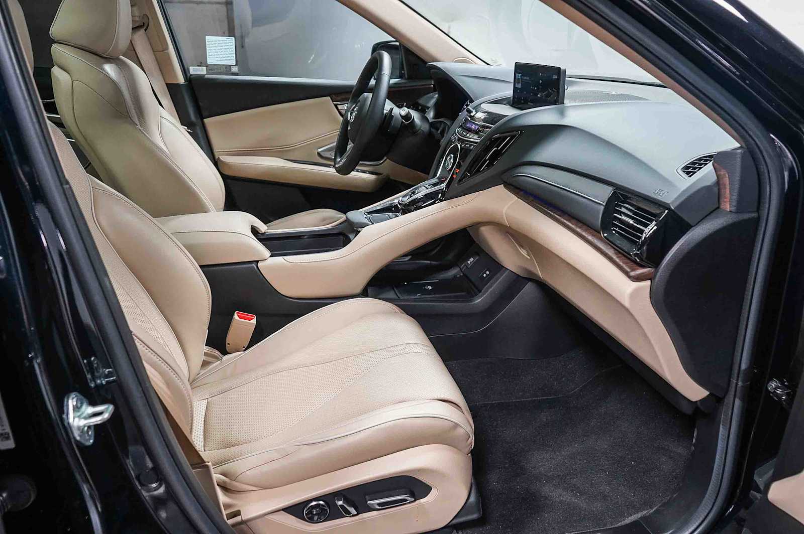 Thumbnail: 2024 Acura RDX - 17