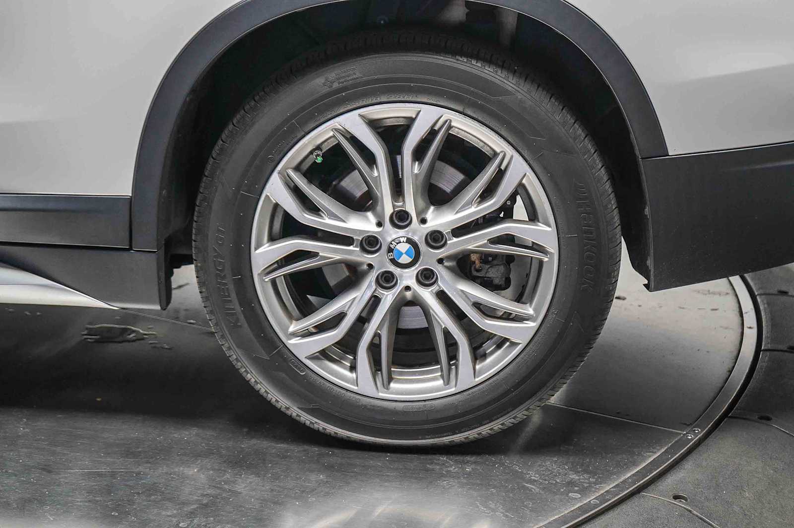 Thumbnail: 2017 BMW X1 - 10