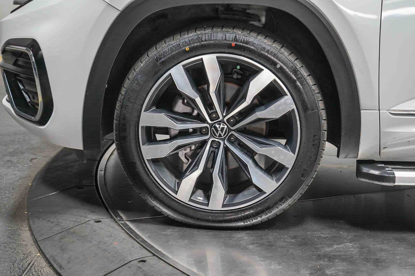 Thumbnail: 2021 Volkswagen Atlas - 9